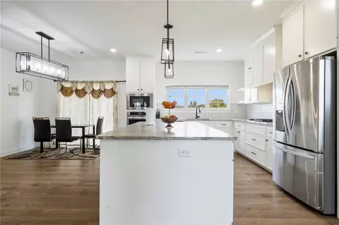 Kitchen - 1261 Bootleg Rd, Bentonville, AR 72713 photo 3 of 6