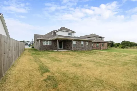 Exterior - 1261 Bootleg Rd, Bentonville, AR 72713 photo 5 of 6