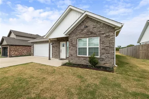 Exterior - 1261 Bootleg Rd, Bentonville, AR 72713 photo 3 of 6