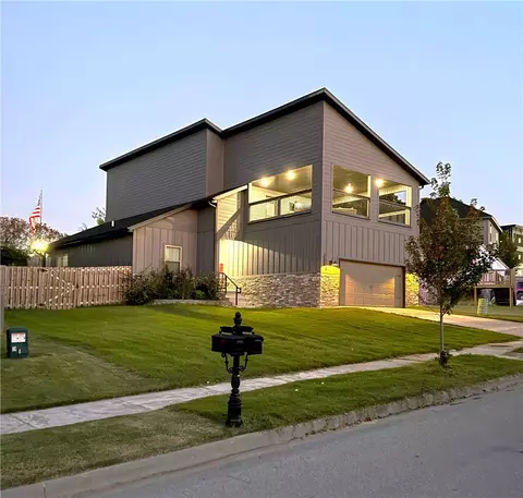 2588 N Justin Dr, Fayetteville, AR 72704