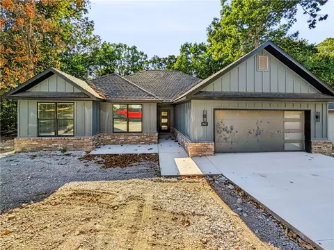 7 Ventnor Cir, Bella Vista, AR 72715