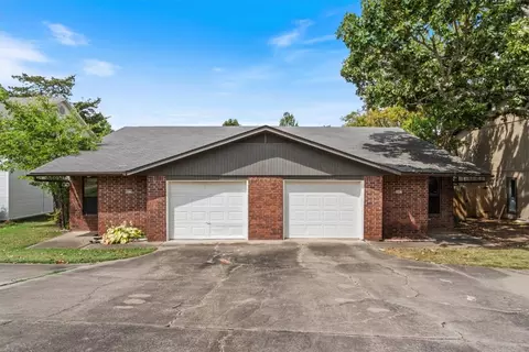 4079 N 4081 N Sunflower Cir, Fayetteville, AR 72703