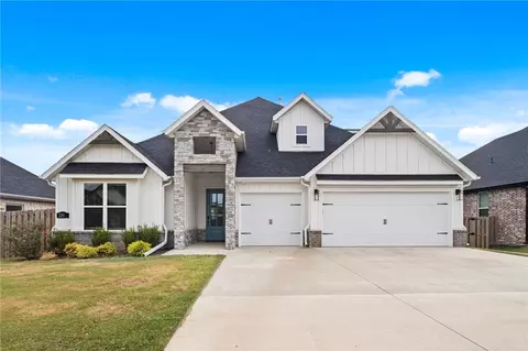 2104 Crandall Rd, Pea Ridge, AR 72751