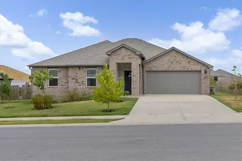 1022 Emerald St, Prairie Grove, AR 72753