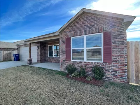 2802 N Lane St, Siloam Springs, AR 72761