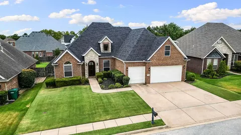 5404 S Braebourne Rd, Rogers, AR 72758