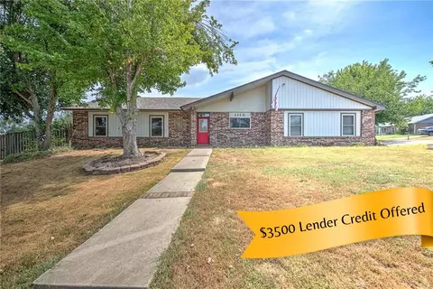 1113 28th St, Rogers, AR 72758