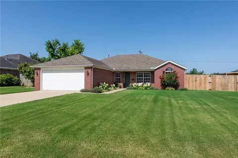 120 NW Apple Blossom, Bentonville, AR 72712