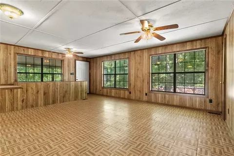 Living - 1901 Nc 1625, Compton, AR 72624 photo 4 of 10