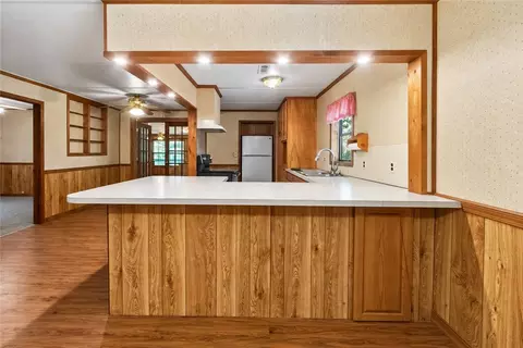 Kitchen - 1901 Nc 1625, Compton, AR 72624 photo 4 of 4