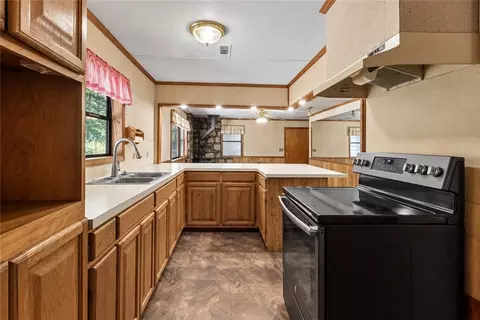 Kitchen - 1901 Nc 1625, Compton, AR 72624 photo 1 of 4