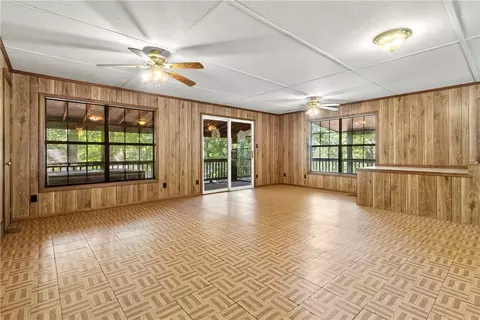 Living - 1901 Nc 1625, Compton, AR 72624 photo 2 of 10