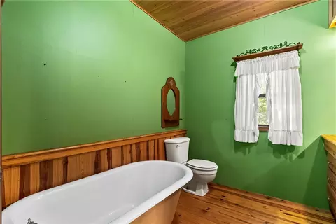 Bath - 1901 Nc 1625, Compton, AR 72624 photo 3 of 5