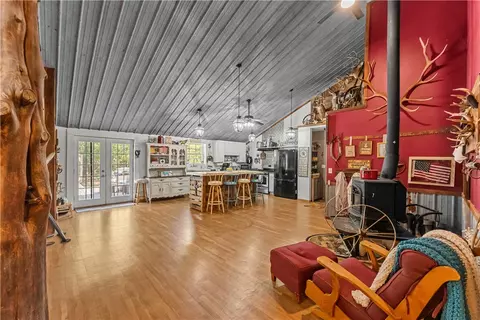 Entry Way - 12107 Volcano Rd, West Fork, AR 72774 photo 3 of 6