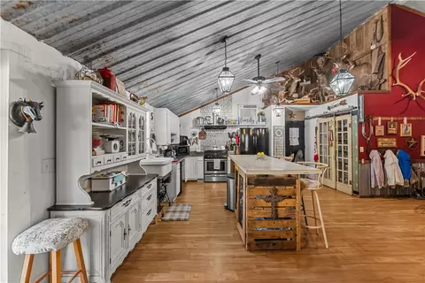 Kitchen - 12107 Volcano Rd, West Fork, AR 72774 photo 1 of 5