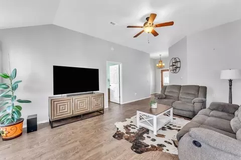 Entry Way - 1006 E Longview Dr, Rogers, AR 72756 photo 1 of 1