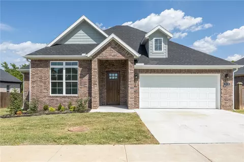 1618 N Pershing St, Fayetteville, AR 72704