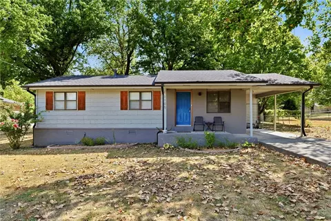 1105 Royal Dr, Bentonville, AR 72712