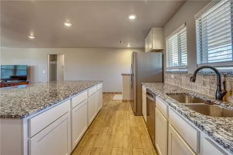 Kitchen - 1779 Nc 1600, Compton, AR 72624 photo 3 of 4