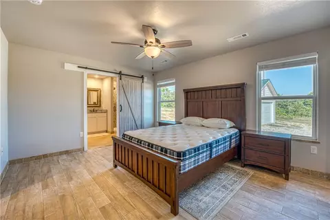 Bedroom - 1779 Nc 1600, Compton, AR 72624 photo 3 of 5