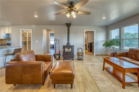 Living - 1779 Nc 1600, Compton, AR 72624 photo 1 of 4