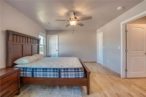 Bedroom - 1779 Nc 1600, Compton, AR 72624 photo 2 of 5