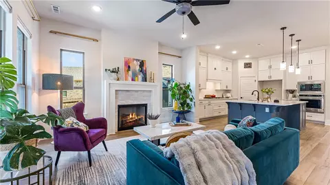 717 Cannon Cv, Cave Springs, AR 72718