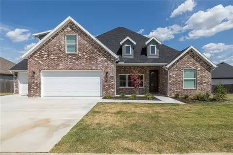 1448 N Pershing St, Fayetteville, AR 72704
