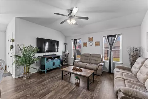 888 NW Evans Cir, Bentonville, AR 72713