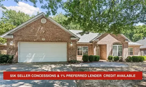 2834 N Quail Creek Dr, Fayetteville, AR 72703