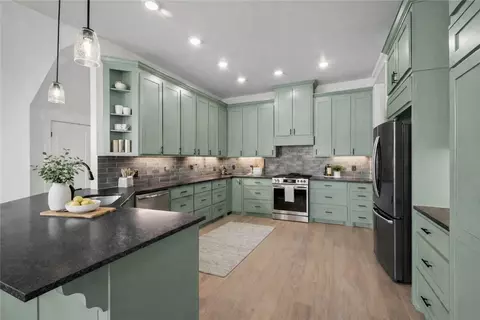 Kitchen - 1860 Peacock Rd, Centerton, AR 72719 photo 2 of 6