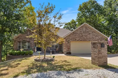 24 Boxford Dr, Bella Vista, AR 72715