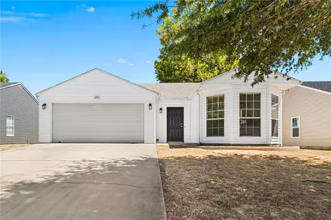 1206 Cresent St, Bentonville, AR 72712