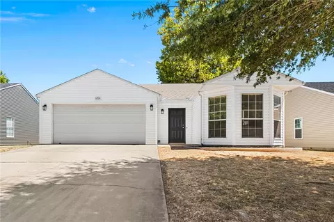 1206 Cresent St, Bentonville, AR 72712
