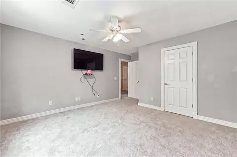 Bedroom - 17792 Bluff View Dr, Springdale, AR 72764 photo 5 of 9