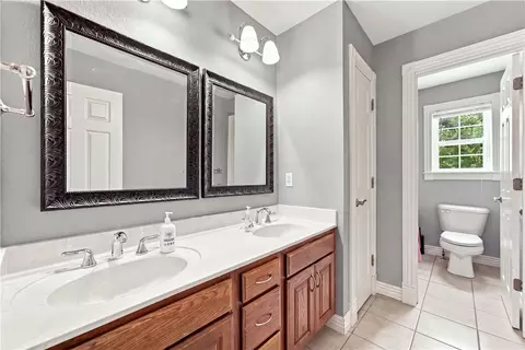 Bath - 17792 Bluff View Dr, Springdale, AR 72764 photo 5 of 5