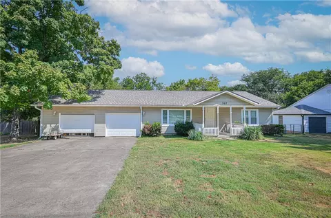 507 E Helena St, Siloam Springs, AR 72761