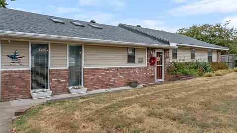 13544 Oak Park Dr, Siloam Springs, AR 72761