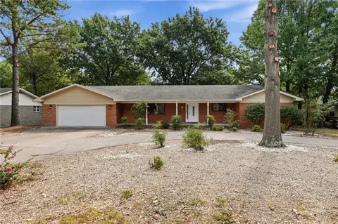 2395 Mount Olive St, Siloam Springs, AR 72761