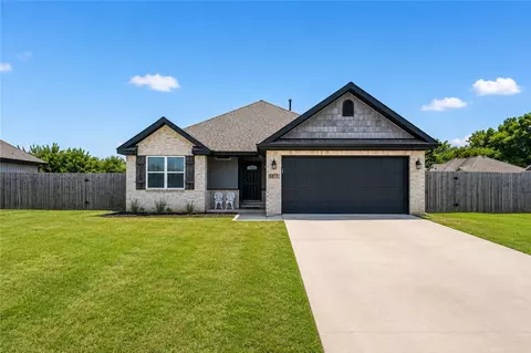 861 Benton St, Prairie Grove, AR 72753