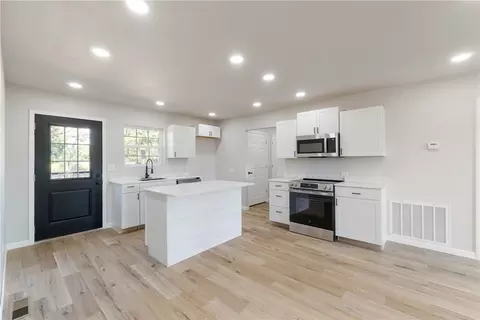 Kitchen - 313 E 3rd St, Lamar, AR 72846 photo 1 of 1