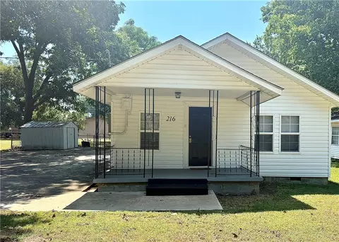 216 E St, Russellville, AR 72801