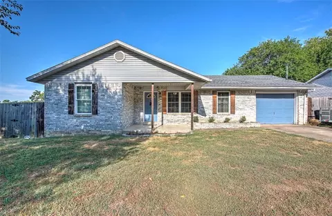 308 Wallace St, Prairie Grove, AR 72753