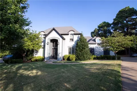 3243 N Blue Star Dr, Fayetteville, AR 72703