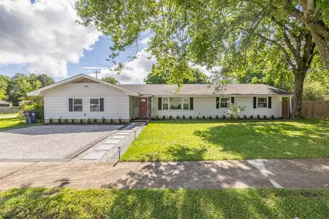 203 S Neal St, Prairie Grove, AR 72753