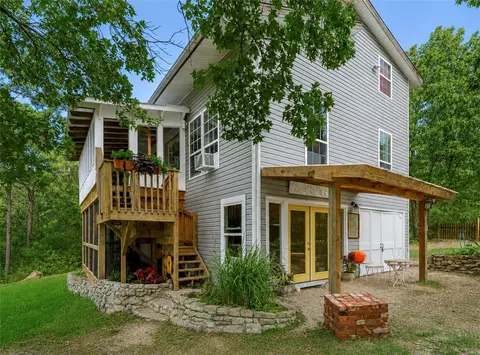 679 County Road 332, Eureka Springs, AR 72632
