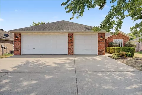 3909 SW Moline Ave, Bentonville, AR 72712