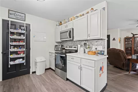Kitchen - 192 Maple Ave, West Fork, AR 72774 photo 3 of 3