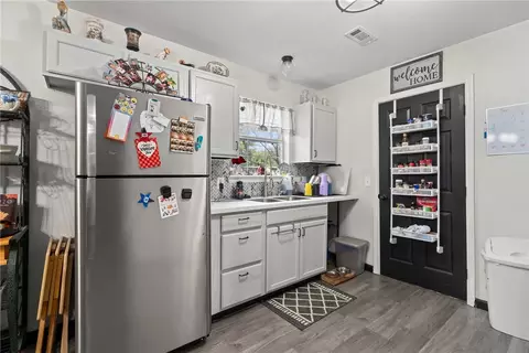 Kitchen - 192 Maple Ave, West Fork, AR 72774 photo 2 of 3