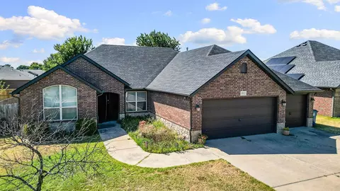 1912 SW Cypress St, Bentonville, AR 72713
